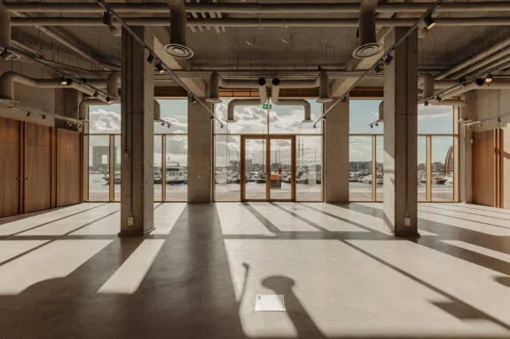 Het Havenblok, Nautisch NDSM | ongekend hoogstaand kantoorproject direct aan het IJ.