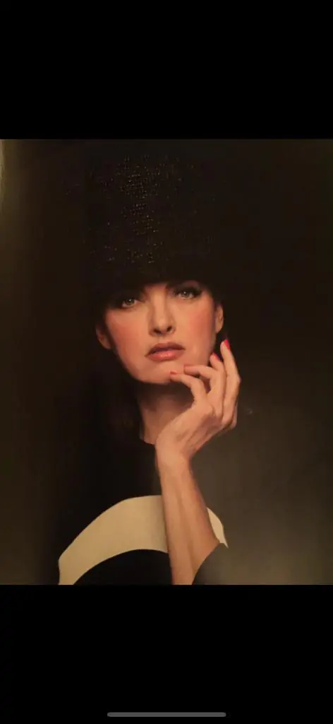 Anja Henneman, voormalig topmodel, ontwierp dit interieur op de 19e verdieping van het Pontsteiger gebouw