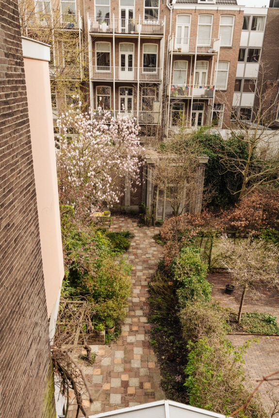 Volle bak voor de deur bij Media Markt Amsterdam Centrum