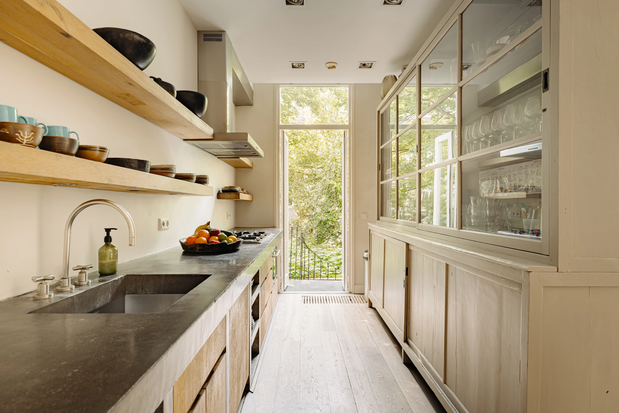 AM104447-1796392-Van-Eeghenstraat-39H,-Amsterdam-241770974