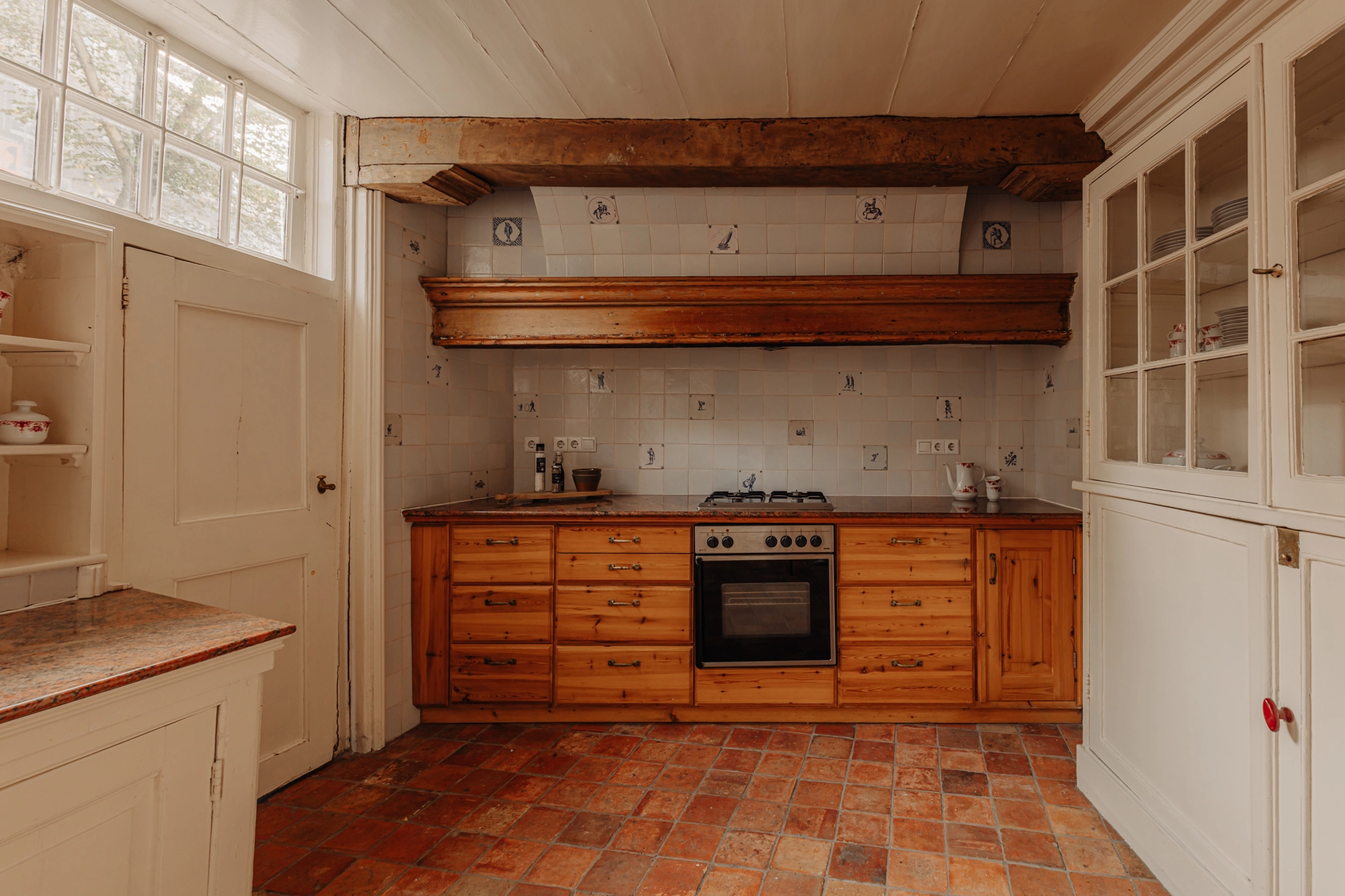 AM105681-1944471-Oudezijds-Achterburgwal-212,-Amsterdam-206122343