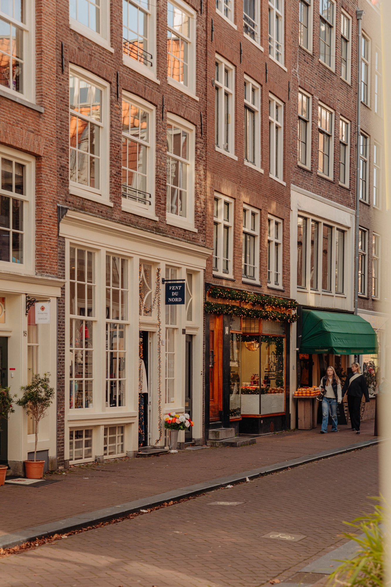 AM105681-1944471-Oudezijds-Achterburgwal-212,-Amsterdam-206122917