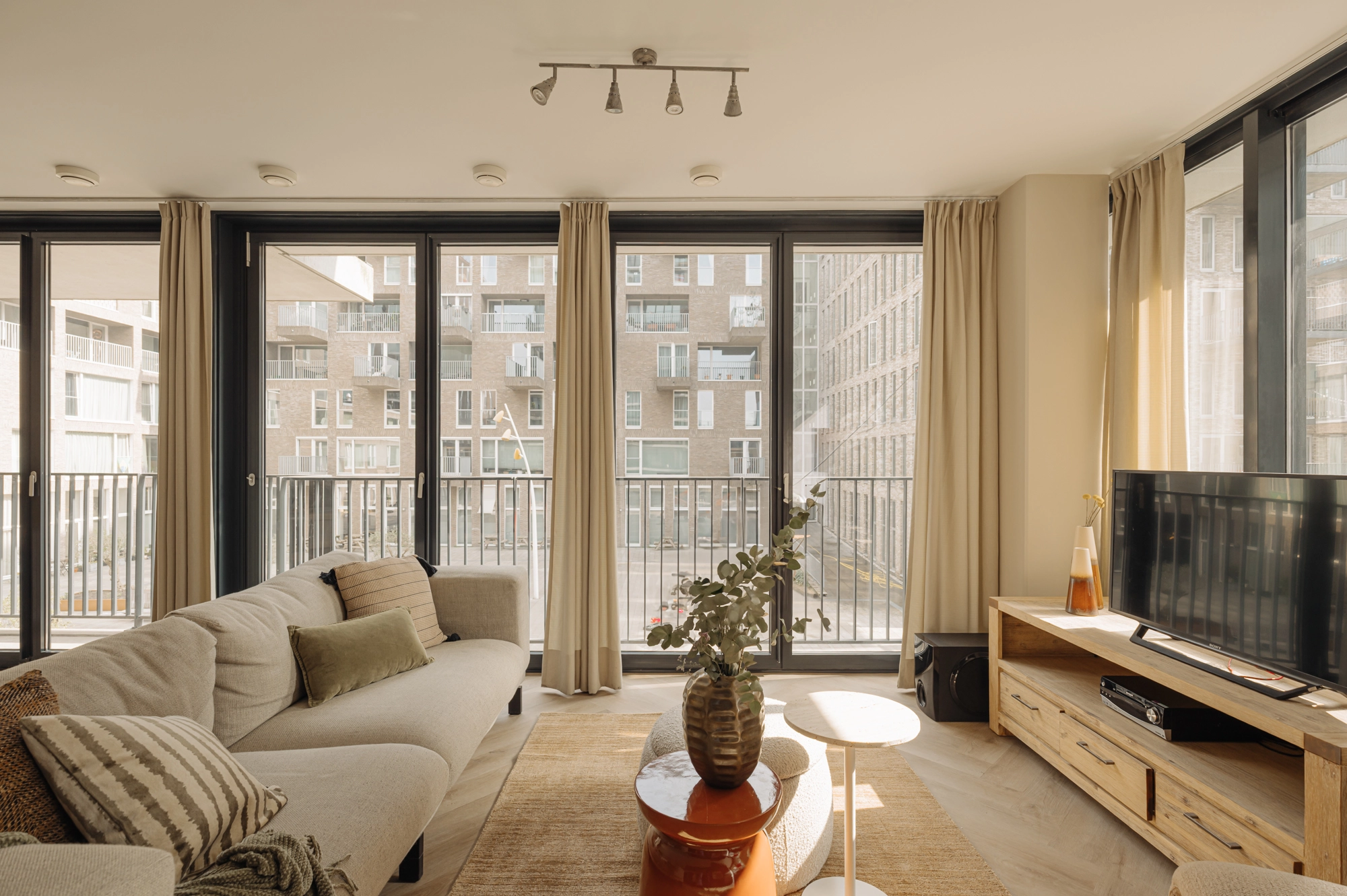 AM105708-1995003-Westerdok-456,-Amsterdam-222814911