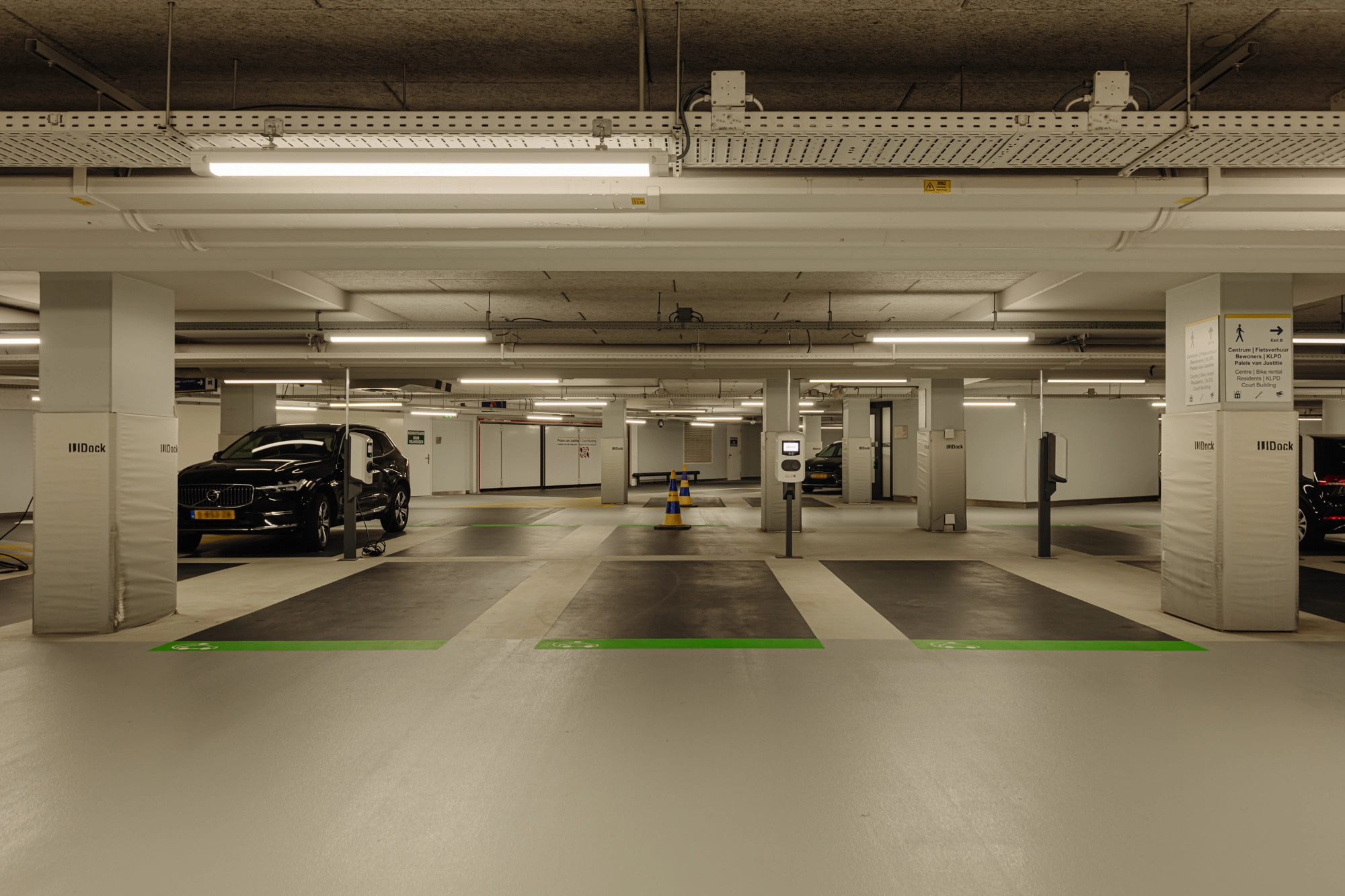 AM105999-1988305-IJdok-149,-Amsterdam-221292491