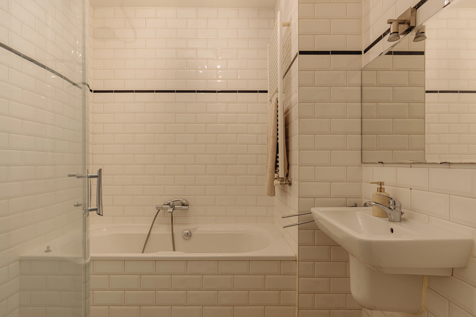 AM106059-1976069-Amstelkade-93-1,-Amsterdam-223946039