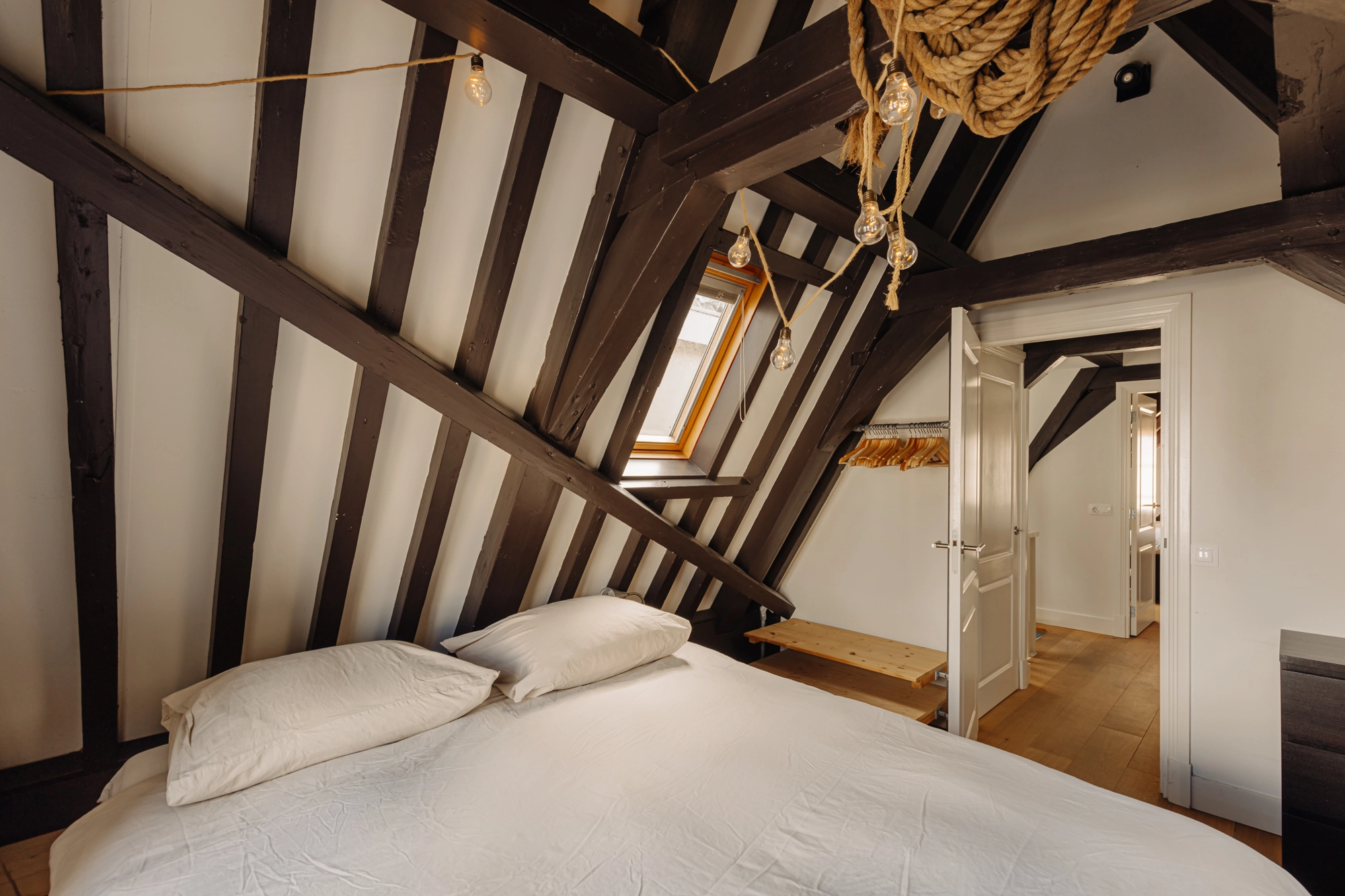 AM106109-1989679-Amstel-106C,-Amsterdam-224600534