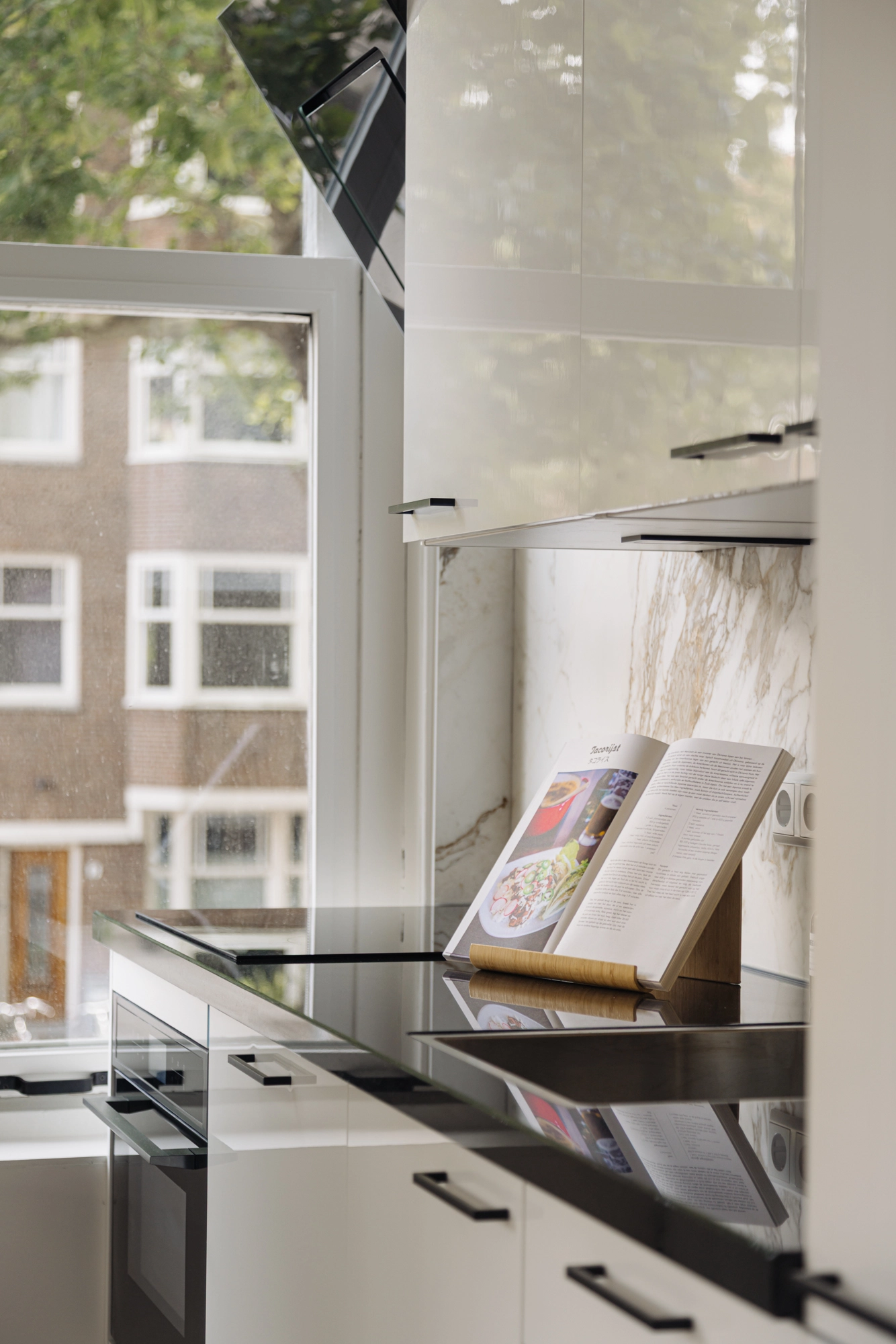 AM106123-2037711-Van-Tuyll-van-Serooskerkenweg-2-1,-Amsterdam-239671020