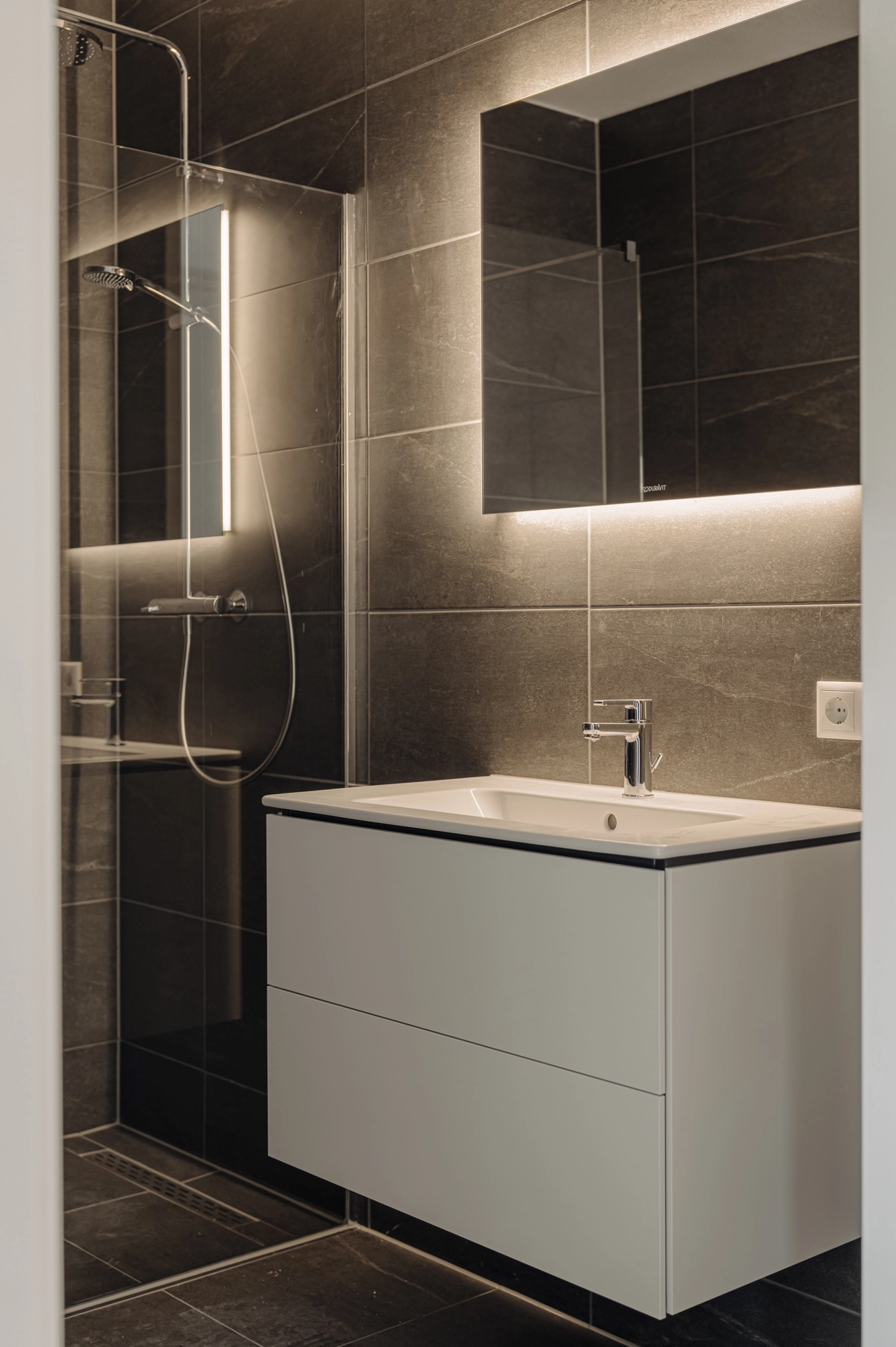 AM106141-1975179-Mies-van-der-Rohestraat-275,-Hoofddorp-216628931