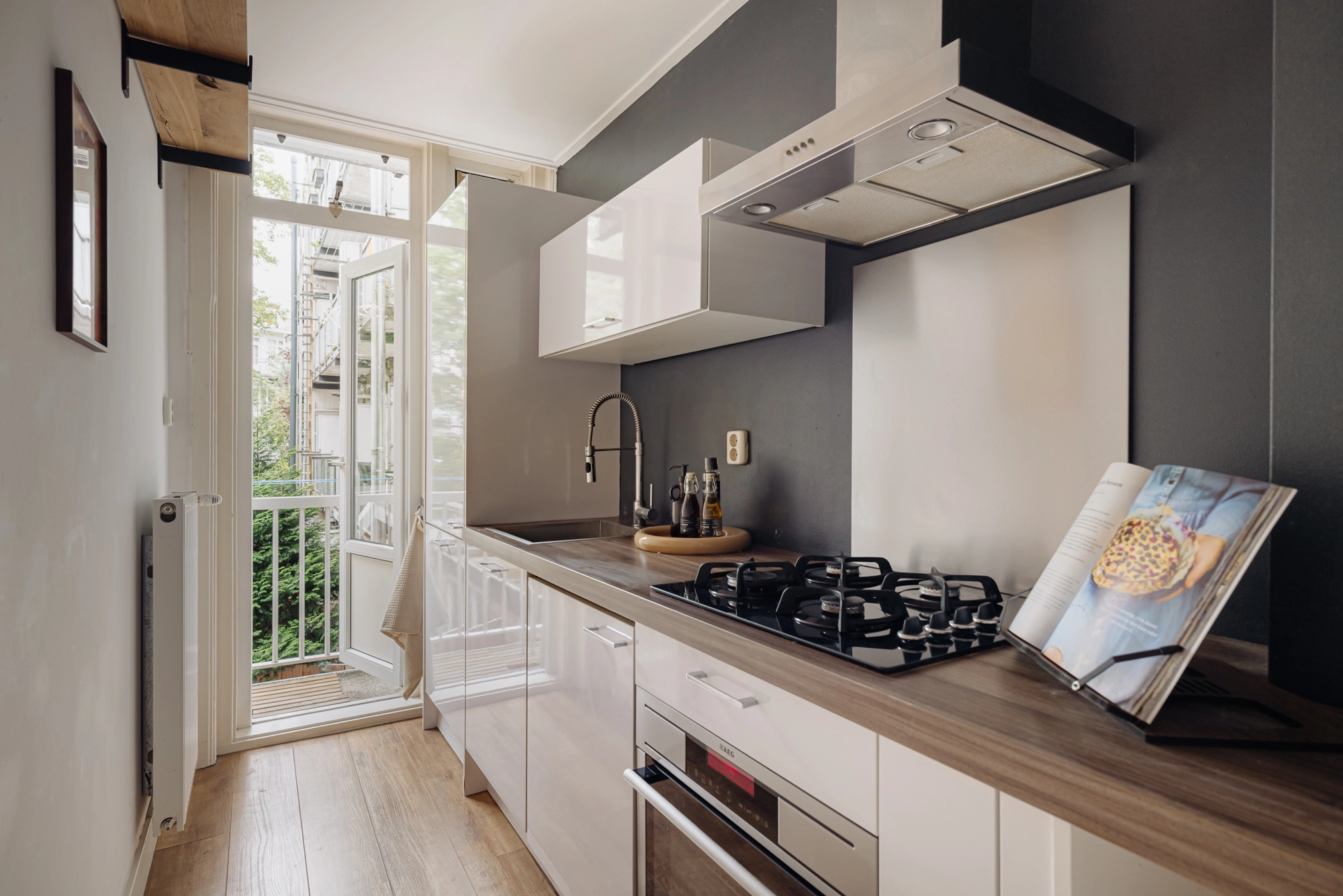 AM106252-2033475-Geuzenstraat-84-1,-Amsterdam-237868104