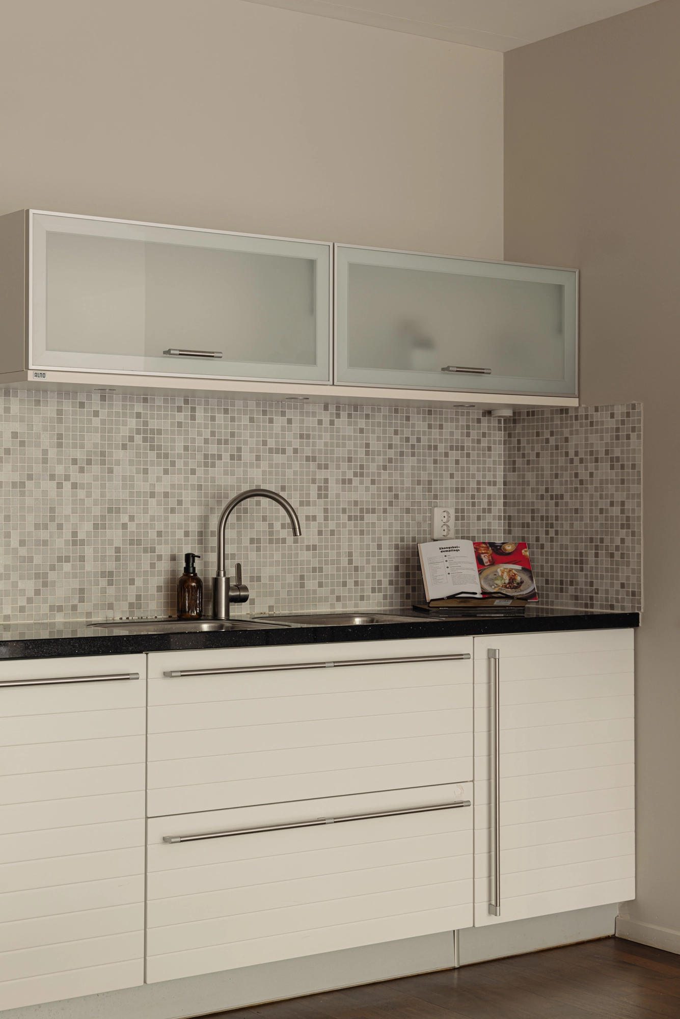 AM106270-2025470-Pieter-de-Hoochstraat-5G,-Amsterdam-236239262