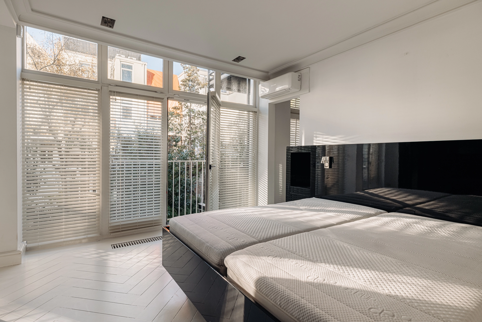 AM106465-2044496-Van-Breestraat-182A,-Amsterdam-256829902