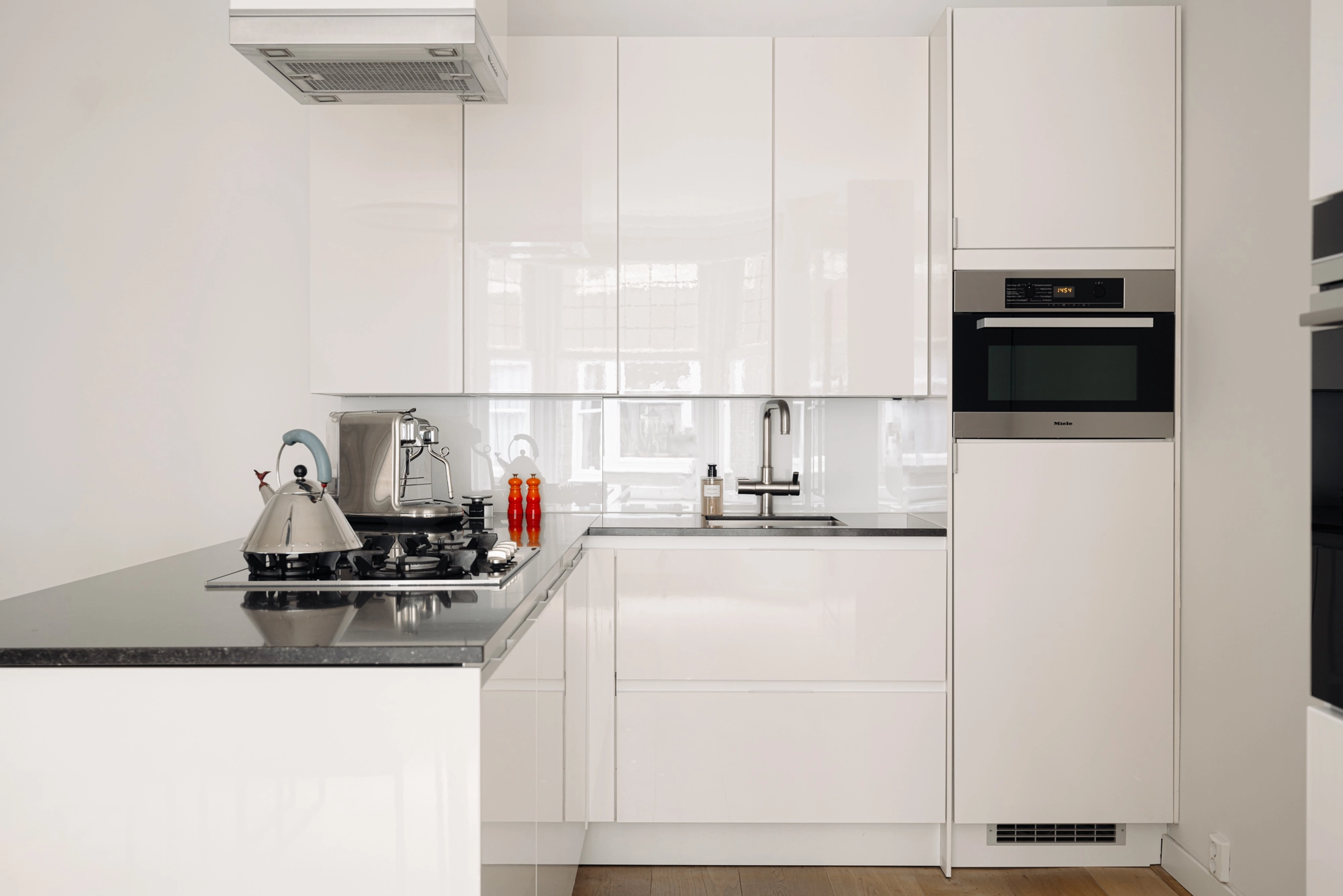 AM106582-2035538-Tintorettostraat-8-1,-Amsterdam-239031640